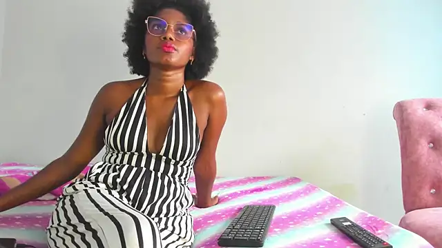 Beauty Luci online show from November 8, 2025, 8:01 pm