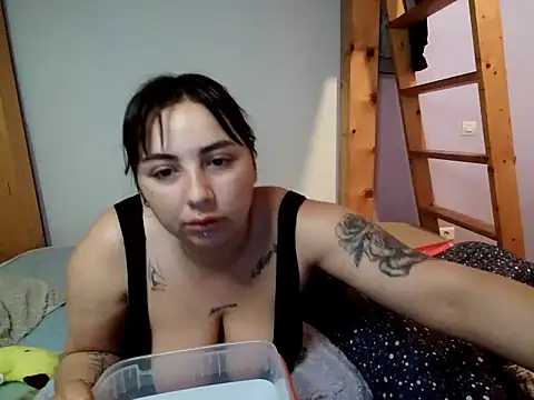Emilie 1 online show from March 19, 2026, 3:01 pm
