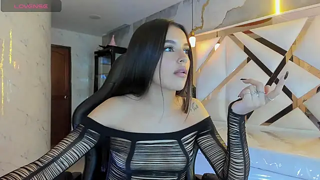 sophiadoll tf online show from April 14, 2026, 8:36 pm