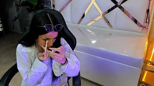 sophiadoll tf online show from December 1, 2025, 8:10 pm