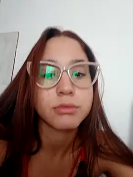 Snapshot of linameii chatting on March 5, 2026, 10:45 am linameii online show from March 5, 2026, 10:45 am