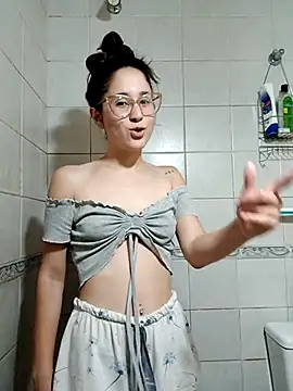 linameii online show from October 24, 2025, 4:11 am