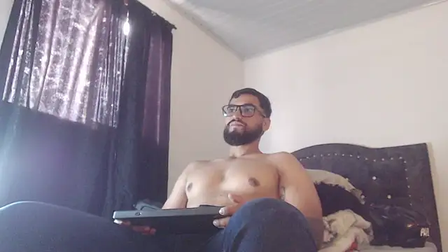 Snapshot of Chrys_harris77 chatting on April 18, 2026, 9:37 pm Chrys harris77 online show from April 18, 2026, 9:37 pm