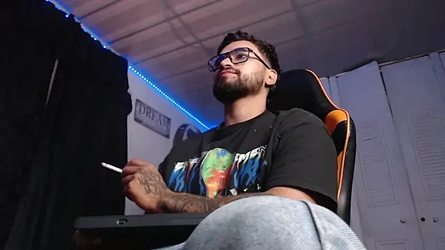 Chrys harris77 online show from October 14, 2025, 9:47 pm