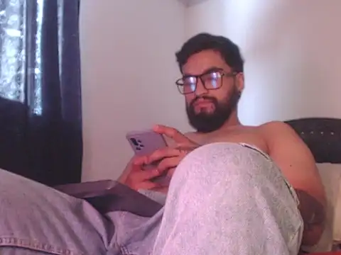 Snapshot of Chrys_harris77 chatting on May 8, 2026, 4:33 pm Chrys harris77 online show from May 8, 2026, 4:33 pm