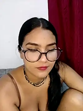 Renata Zoe online show from November 28, 2025, 2:01 am