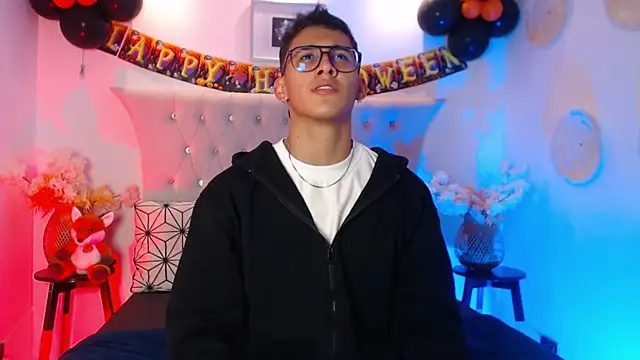 SalvadorFit online show from October 10, 2025, 8:42 pm