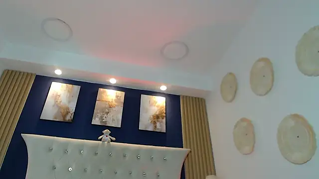 Snapshot of SalvadorFit chatting on March 18, 2026, 8:21 pm SalvadorFit online show from March 18, 2026, 8:21 pm