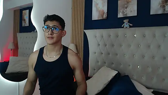 Snapshot of SalvadorFit chatting on March 15, 2026, 8:16 pm SalvadorFit online show from March 15, 2026, 8:16 pm