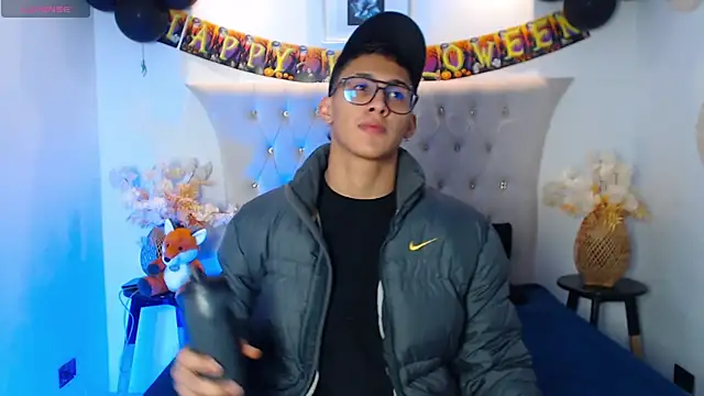 SalvadorFit online show from October 15, 2025, 8:28 pm