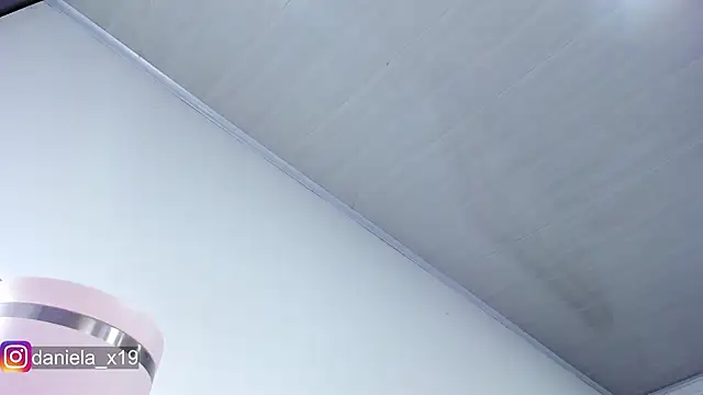 Snapshot of Daniela_x19 chatting on February 12, 2026, 12:32 am Daniela x19 online show from February 12, 2026, 12:32 am