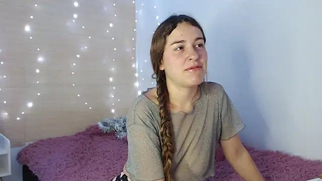 kat desiree online show from December 22, 2025, 1:11 pm