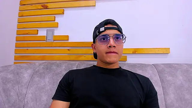 Snapshot of axel_vega chatting on September 24, 2025, 7:09 pm axel vega online show from September 24, 2025, 7:09 pm