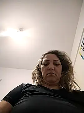 Snapshot of Lunita86 chatting on November 17, 2025, 2:26 am Lunita86 online show from November 17, 2025, 2:26 am