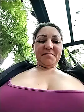 Snapshot of Lunita86 chatting on November 16, 2025, 10:31 am Lunita86 online show from November 16, 2025, 10:31 am