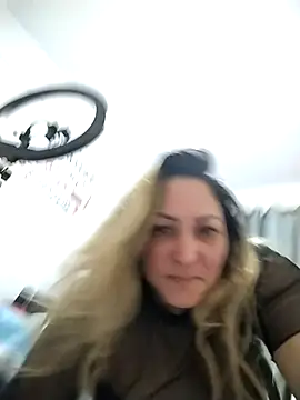 Snapshot of Lunita86 chatting on October 31, 2025, 2:30 am Lunita86 online show from October 31, 2025, 2:30 am