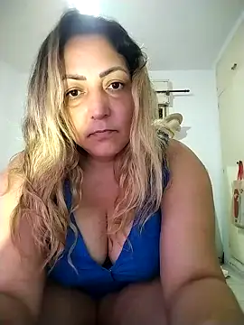 Snapshot of Lunita86 chatting on October 5, 2025, 7:59 pm Lunita86 online show from October 5, 2025, 7:59 pm