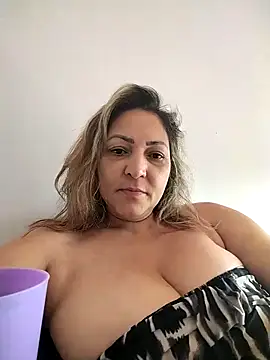 Lunita86 online show from February 9, 2026, 1:20 pm