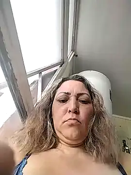 Snapshot of Lunita86 chatting on November 28, 2025, 10:26 am Lunita86 online show from November 28, 2025, 10:26 am