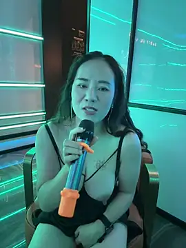 Kayla-love online show from October 10, 2025, 4:57 am