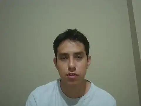Snapshot of supguyLat chatting on April 22, 2026, 5:47 am supguyLat online show from April 22, 2026, 5:47 am