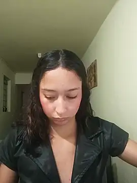 Snapshot of Vale_stone_ chatting on November 18, 2025, 9:29 pm Vale stone online show from November 18, 2025, 9:29 pm
