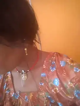 Snapshot of Hott_cutgirl chatting on October 5, 2025, 3:19 am Hott cutgirl online show from October 5, 2025, 3:19 am