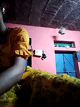 Snapshot of R_Roshni chatting on September 22, 2025, 4:46 pm R Roshni online show from September 22, 2025, 4:46 pm