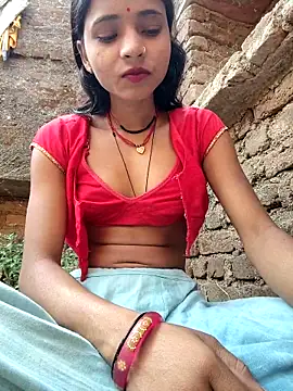 Snapshot of R_Roshni chatting on May 10, 2026, 2:37 am R Roshni online show from May 10, 2026, 2:37 am