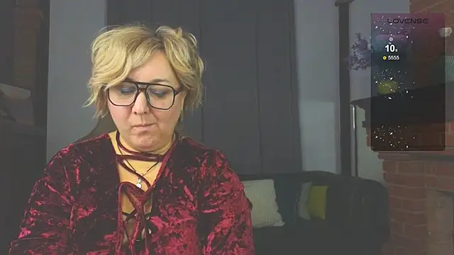 Snapshot of Marta_Wils chatting on November 24, 2025, 5:29 am Marta Wils online show from November 24, 2025, 5:29 am