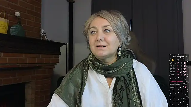 Snapshot of Marta_Wils chatting on October 4, 2025, 1:29 am Marta Wils online show from October 4, 2025, 1:29 am