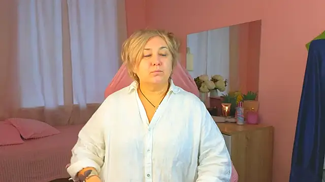 Snapshot of Marta_Wils chatting on October 7, 2025, 2:12 am Marta Wils online show from October 7, 2025, 2:12 am