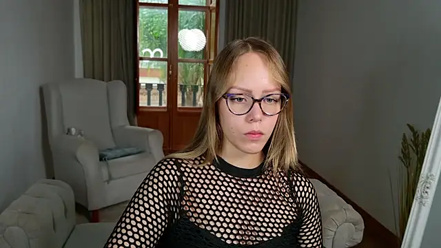 Snapshot of Naughty_Kitti chatting on October 13, 2025, 7:21 am Naughty Kitti online show from October 13, 2025, 7:21 am