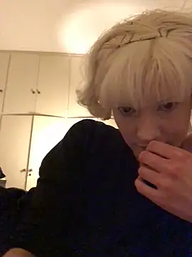 juliaoneandonly online show from February 24, 2026, 9:15 pm