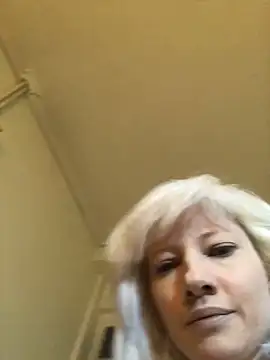 Snapshot of juliaoneandonly chatting on October 7, 2025, 8:59 am juliaoneandonly online show from October 7, 2025, 8:59 am