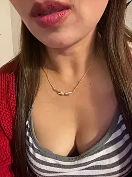 Snapshot of Milky-milk chatting on February 2, 2026, 1:26 am Milky-milk online show from February 2, 2026, 1:26 am