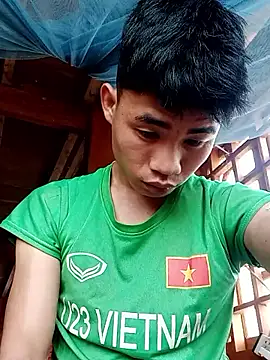 Snapshot of Nhyy_xx chatting on April 8, 2026, 2:13 am Nhyy xx online show from April 8, 2026, 2:13 am