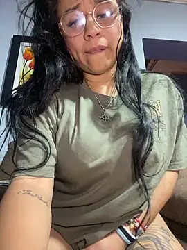 Snapshot of Rouus14 chatting on November 8, 2025, 9:02 am Rouus14 online show from November 8, 2025, 9:02 am