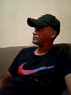 Snapshot of JeffersonRay chatting on April 15, 2026, 7:51 pm JeffersonRay online show from April 15, 2026, 7:51 pm