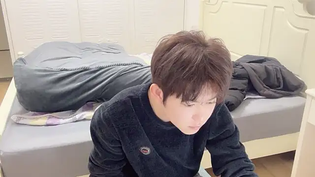 xlong00099 online show from November 25, 2025, 10:32 pm