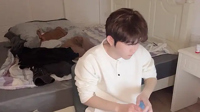 xlong00099 online show from December 5, 2025, 11:42 am