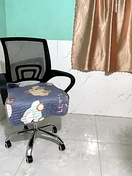 Snapshot of Yang-99 chatting on October 24, 2025, 12:42 am Yang-99 online show from October 24, 2025, 12:42 am