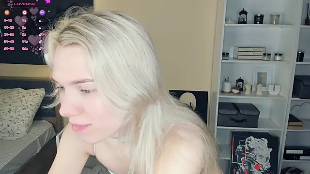 DianeHonnette online show from December 5, 2025, 7:34 pm