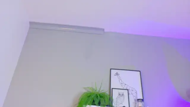 Snapshot of KeendraFox_ chatting on November 4, 2025, 10:19 am KeendraFox online show from November 4, 2025, 10:19 am