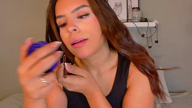 Snapshot of KeendraFox_ chatting on November 9, 2025, 11:36 am KeendraFox online show from November 9, 2025, 11:36 am