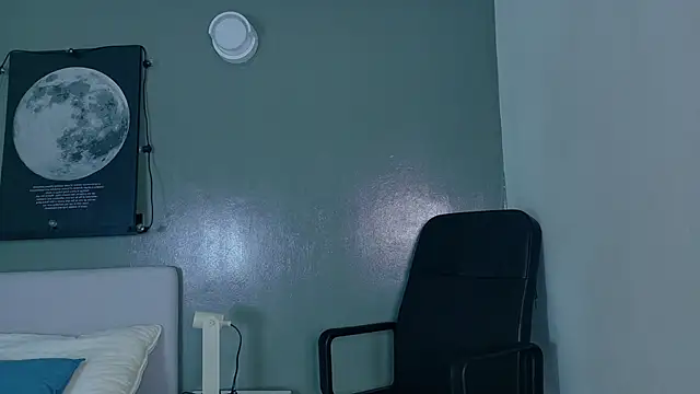 Snapshot of KeendraFox_ chatting on October 30, 2025, 10:13 am KeendraFox online show from October 30, 2025, 10:13 am