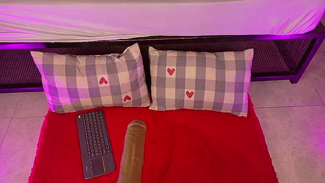 KeendraFox  online show from February 21, 2026, 11:12 am