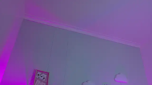 Snapshot of KeendraFox_ chatting on October 26, 2025, 12:27 pm KeendraFox online show from October 26, 2025, 12:27 pm