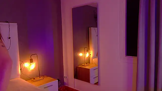 Snapshot of KeendraFox_ chatting on November 23, 2025, 11:42 am KeendraFox online show from November 23, 2025, 11:42 am