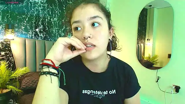 Snapshot of Nia-Stark chatting on September 27, 2025, 3:18 pm Nia-Stark online show from September 27, 2025, 3:18 pm
